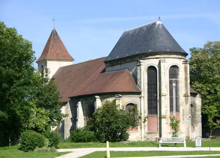 Église Saint-Éloi et Fontaine Saint-Jacques de Compostelle